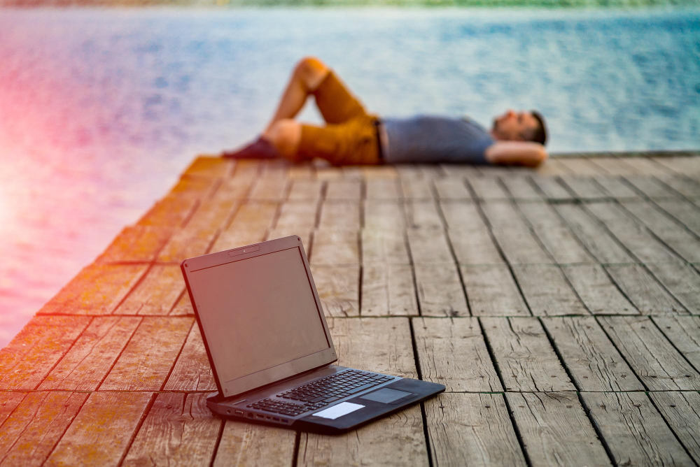 Sfaturi pentru a te bucura de vacanța ta fără a-ți verifica e-mailurile