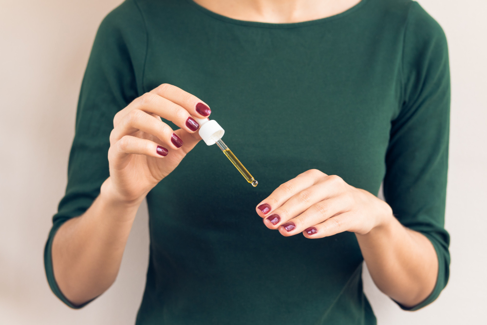 De la îngrijirea pielii la sănătatea unghiilor: Beneficiile uleiului de migdale dulci