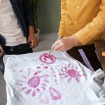 Cum să îți faci propriul hanorac cu imprimeu DIY