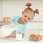 Susținerea sănătății oaselor cu lapte vegetal fortifiat