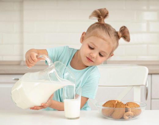 Susținerea sănătății oaselor cu lapte vegetal fortifiat
