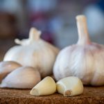 Beneficiile usturoiului pentru sistemul imunitar și sănătatea cardiovasculară