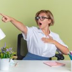 Cum să îți păstrezi mobilitatea la birou prin mișcare