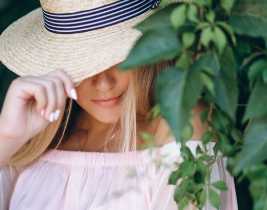 Rutina de vacanță pentru păr: protecție împotriva soarelui, sării și clorului